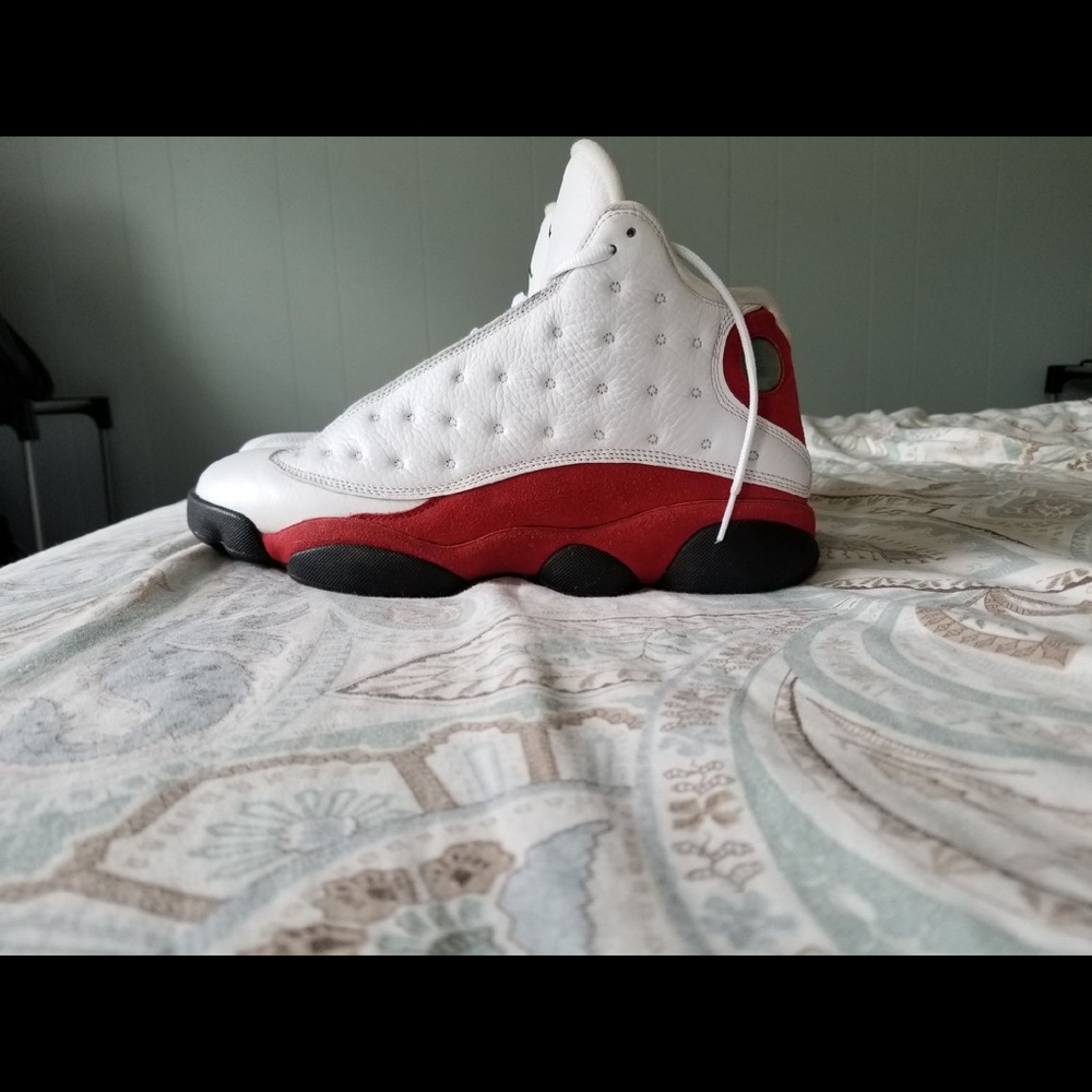 Air Jordan 13 (Chicago)